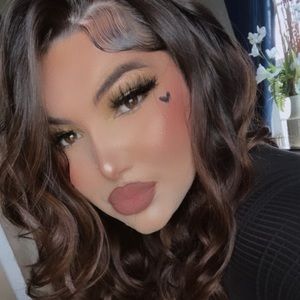 Meet your Posher, Pebbles